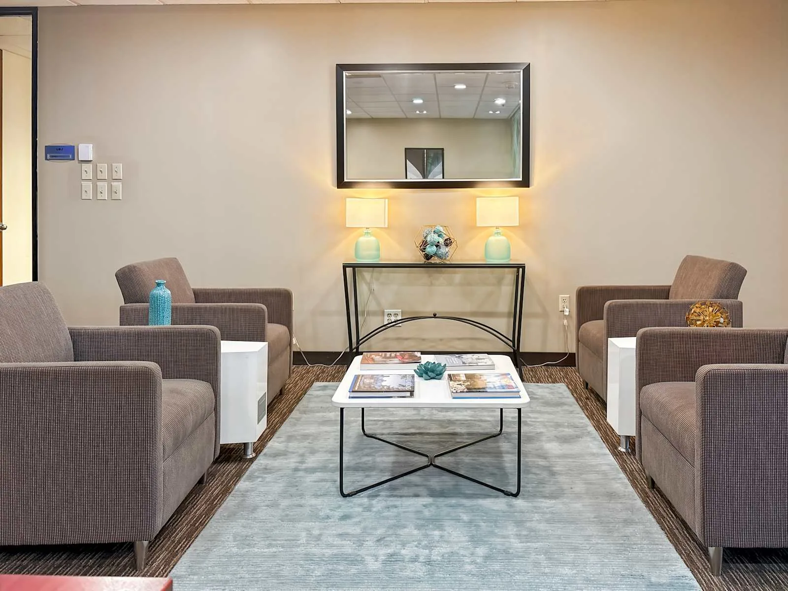 Regus TX, Dallas - Lake Highlands Tower, Lounge, Dallas, TX
