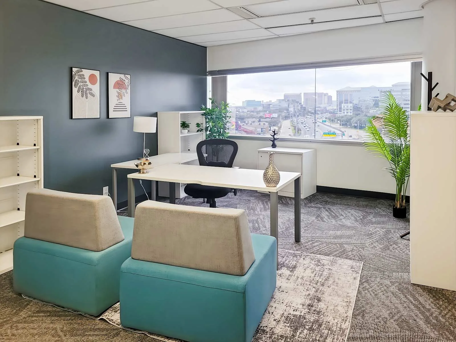 Regus TX, Dallas - Quorum, Private office, 1 desk, Addison, TX