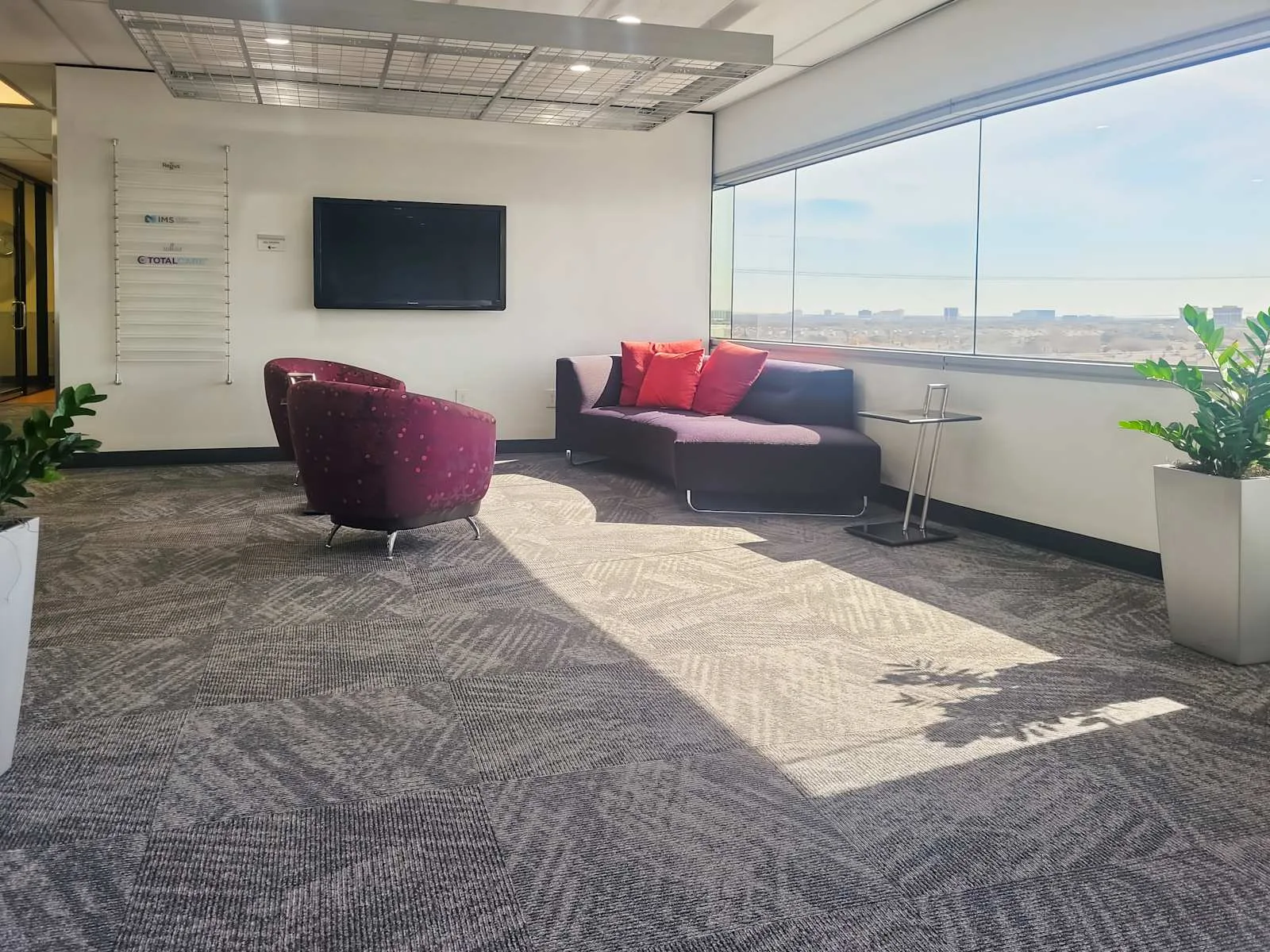 Regus TX, Dallas - Quorum, Lounge, Addison, TX