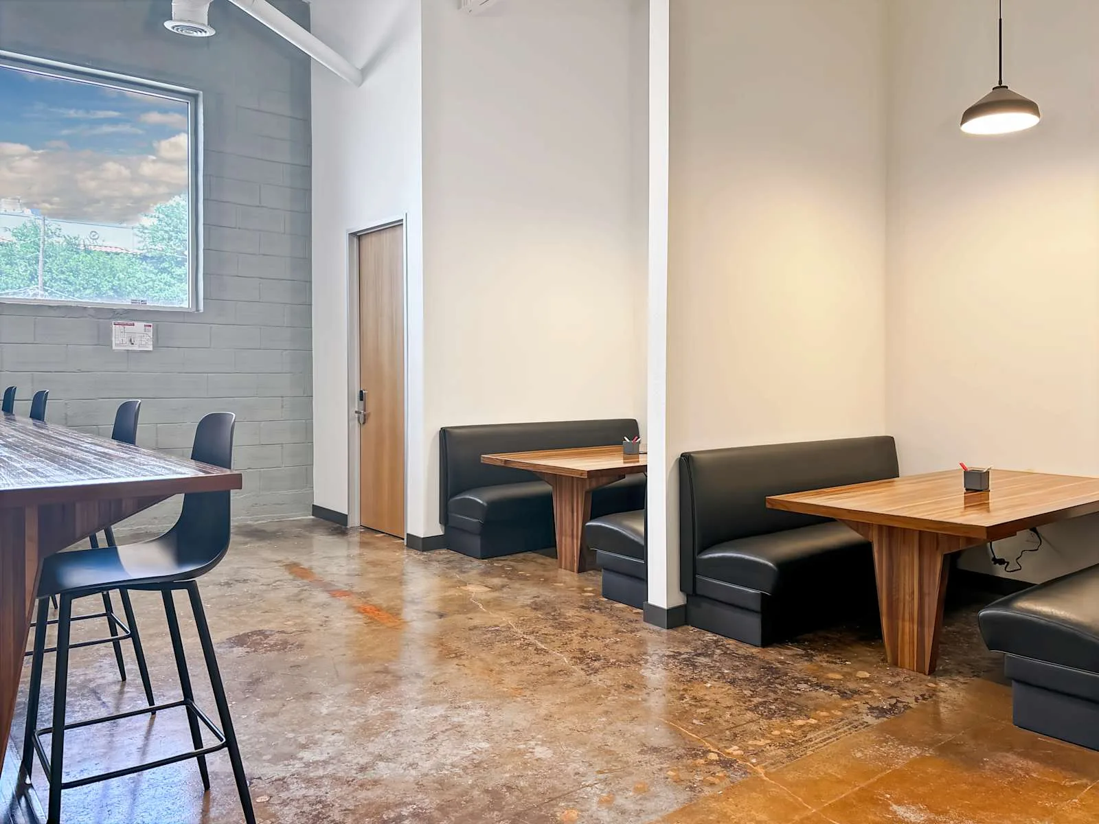 Regus TX, Dallas - Ross Ave, Cafeteria, Dallas, TX