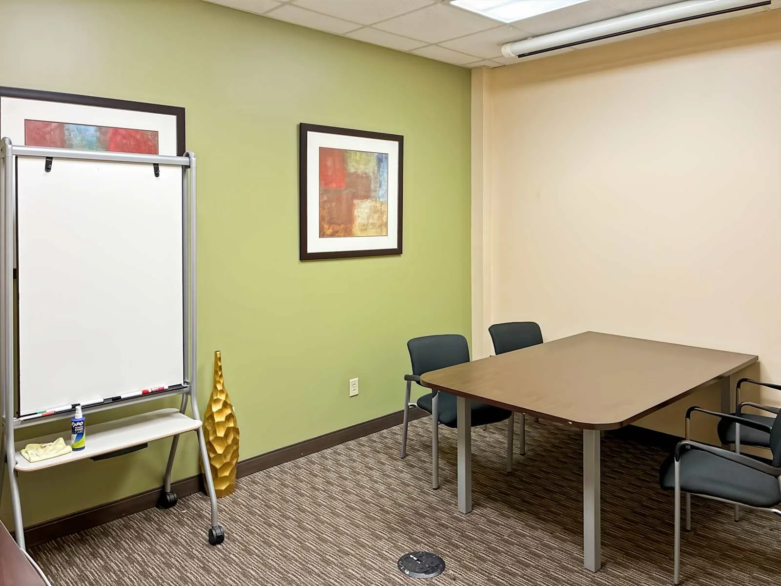 Regus TX, Grapevine- Vineyard Center II, Meeting room for 4 people, Grapevine, TX