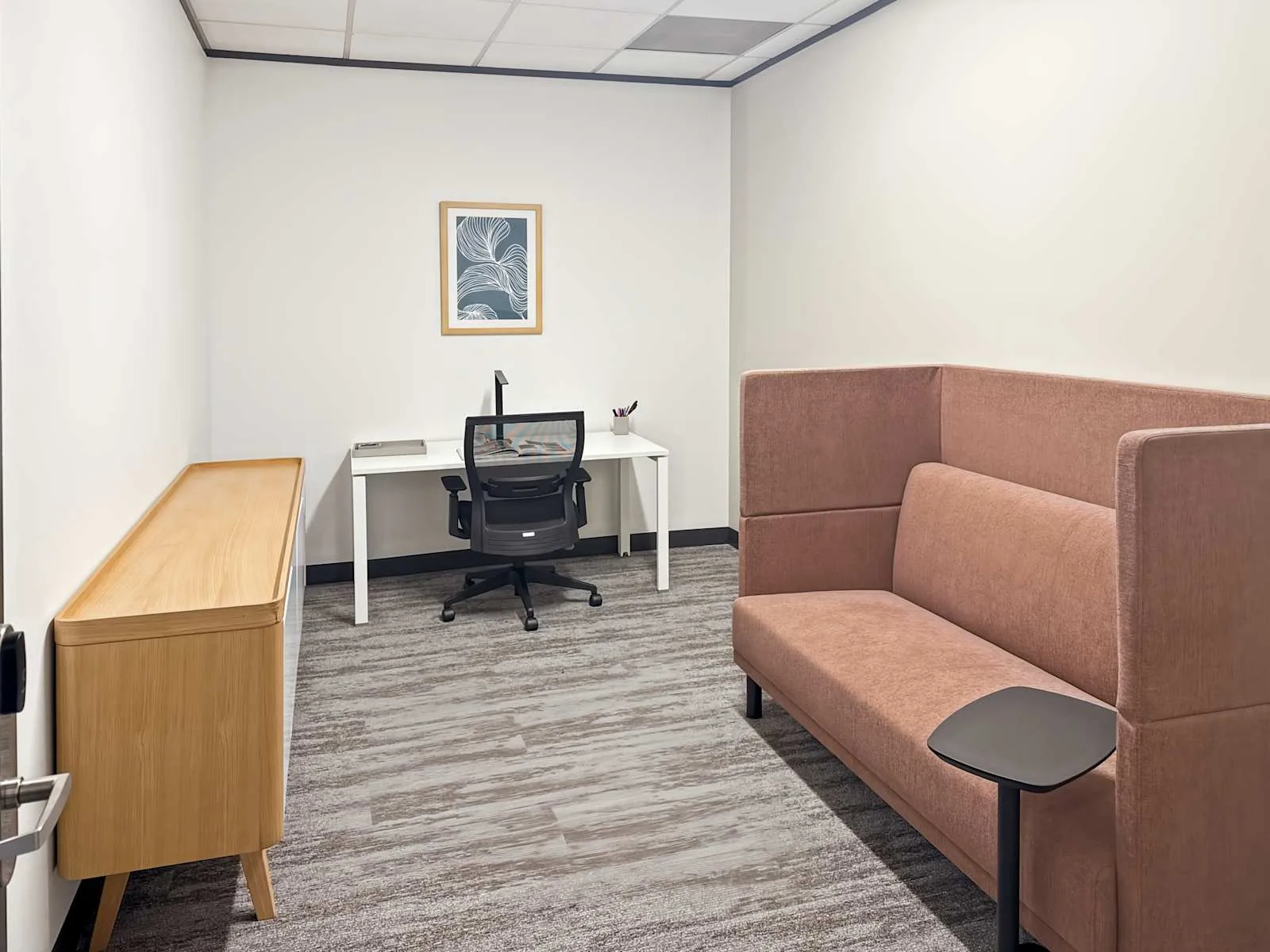 Regus TX, Houston - 1415 Louisiana St, Private office, 1 desk, Houston, TX
