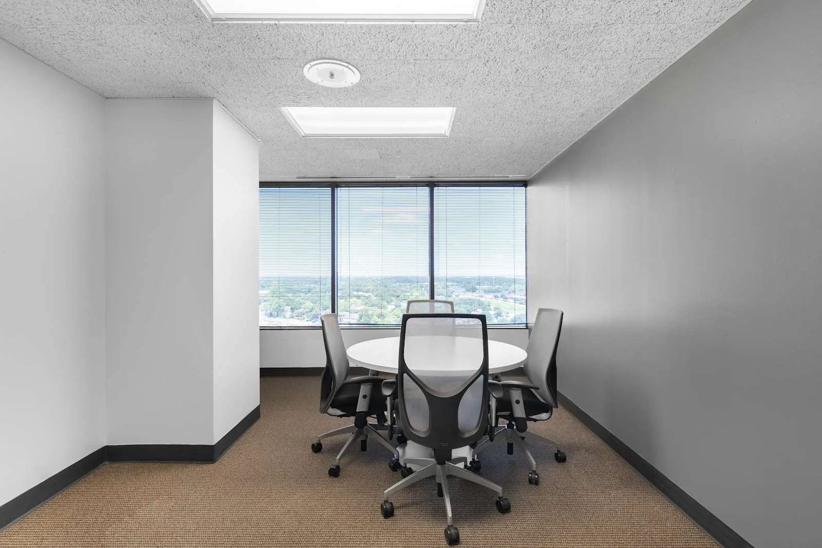 Regus TX, Houston - Northbelt Airport, Meeting room for 5 people, West Houston, TX