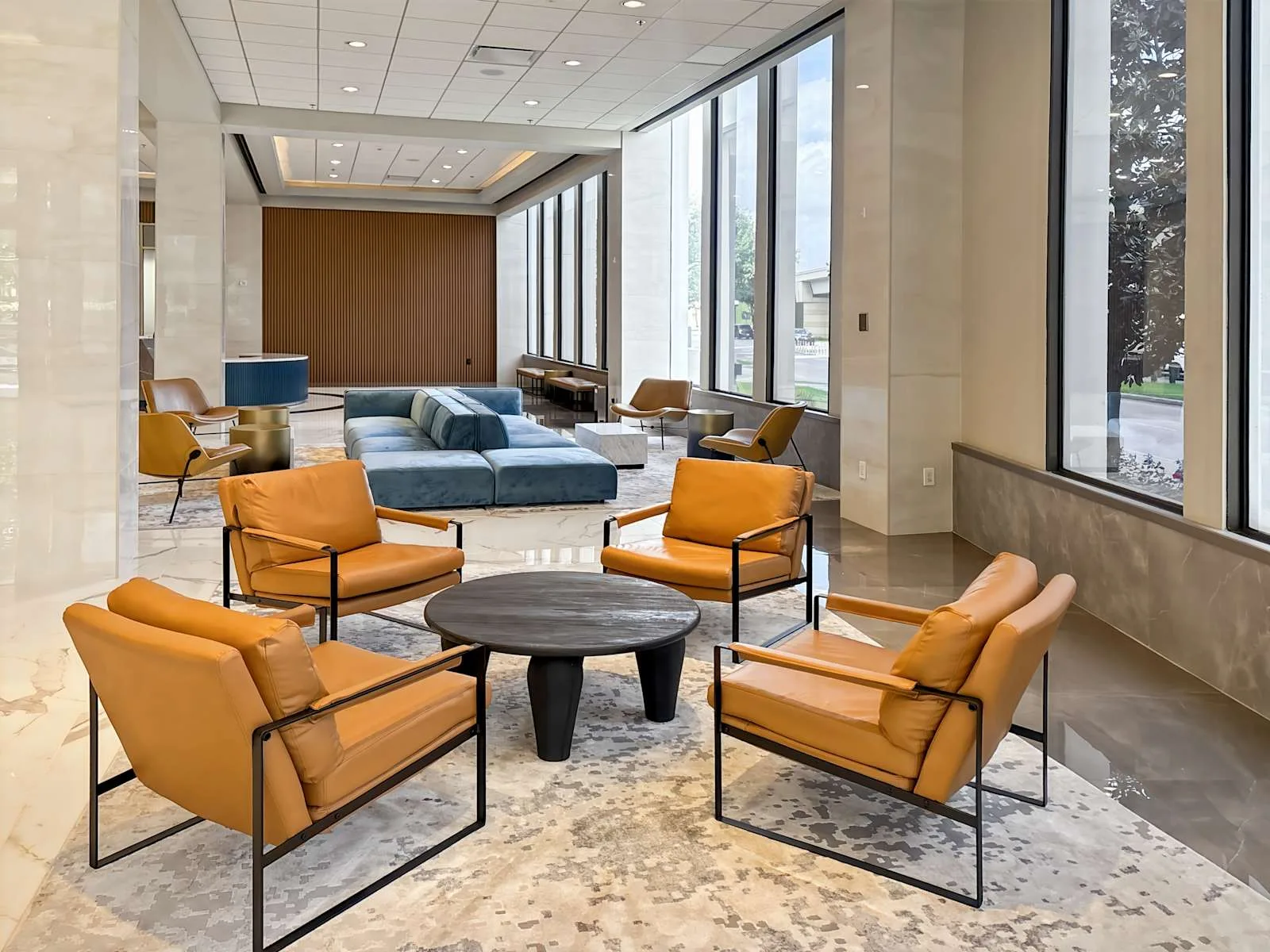 Regus TX, Houston - West Loop, Lounge, Houston, TX