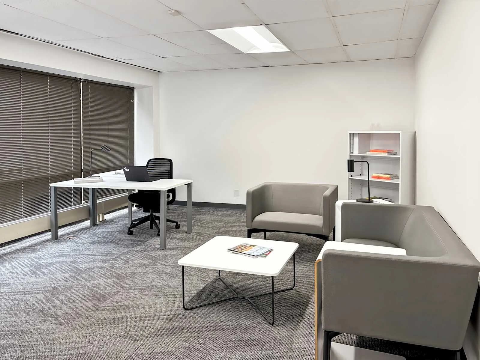 Regus TX Irving - 320 Decker Drive, Private office, 1 desk, Irving, TX