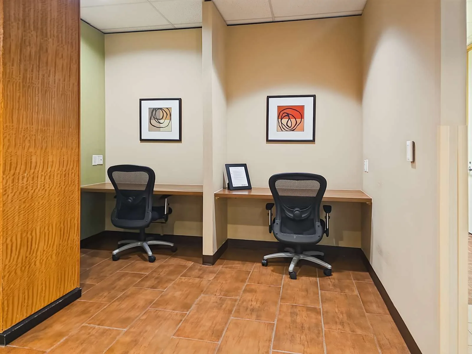 Regus TX, San Antonio - One Riverwalk Place, Coworking space, San Antonio, TX