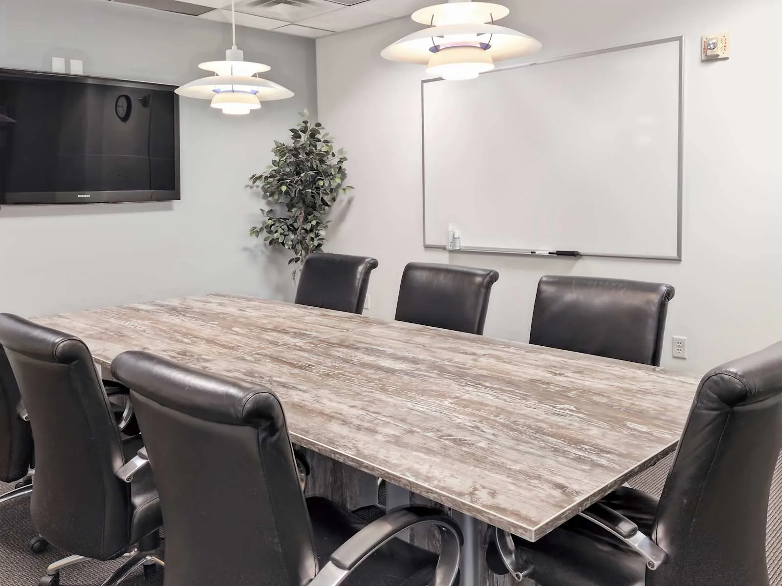 Regus UT, Salt Lake City - Sugarhouse Center, Meeting room for 8 people, Salt Lake City, UT