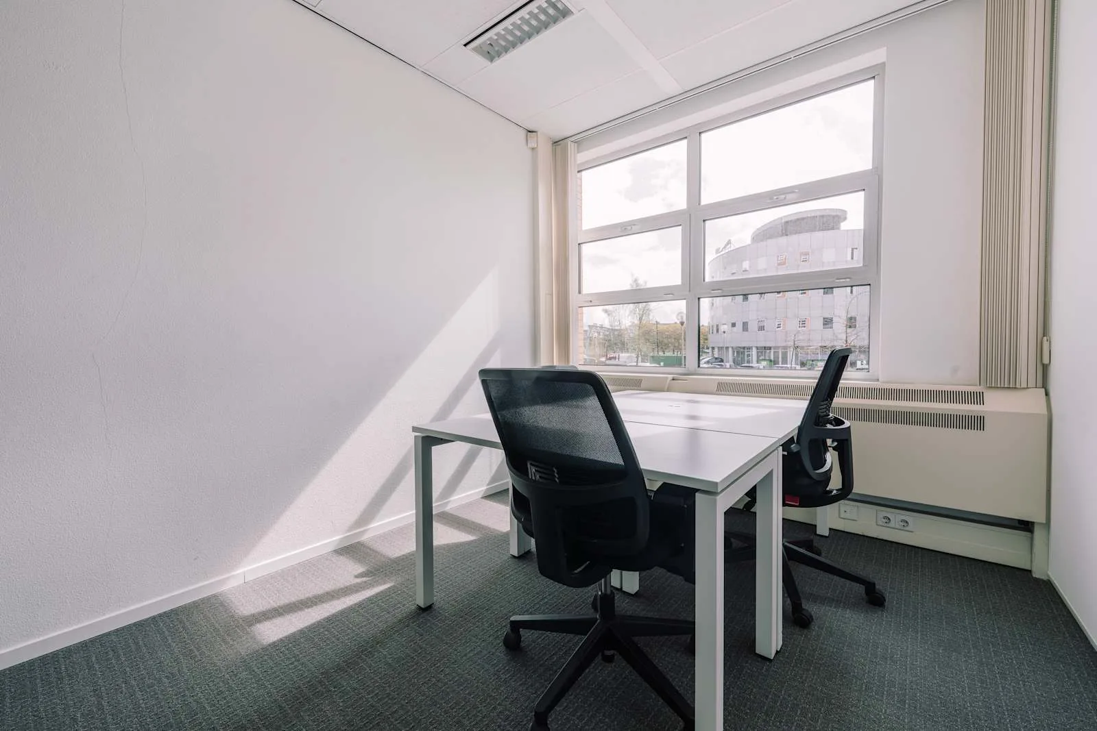 Regus UTRECHT, Business Park, Privékantoor met 2 werkplekken, Utrecht