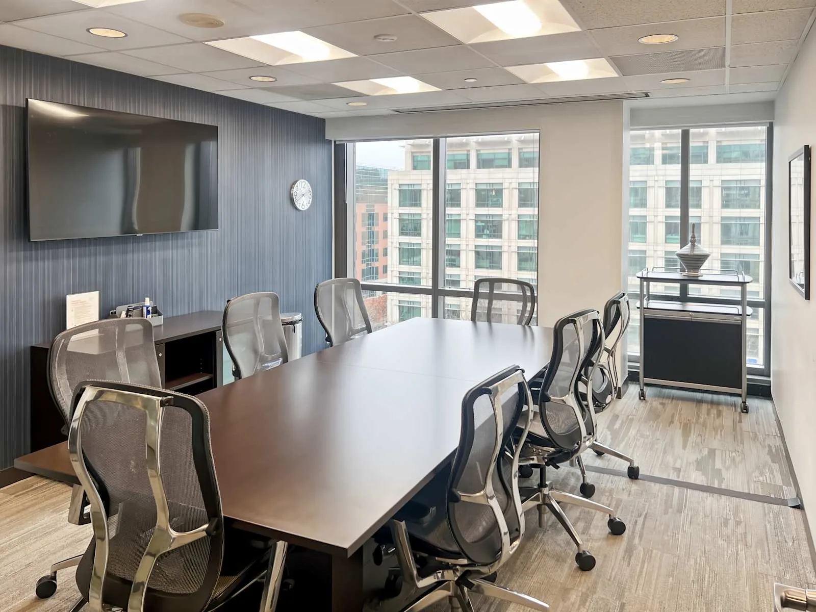 Regus VA, Arlington - Ballston, Meeting room for 8 people, Arlington, VA