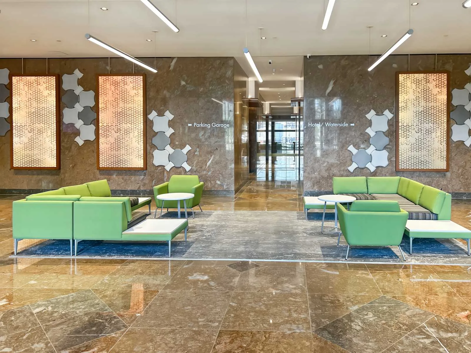 Regus VA, Norfolk - Dominion Tower, Lounge, Norfolk, VA