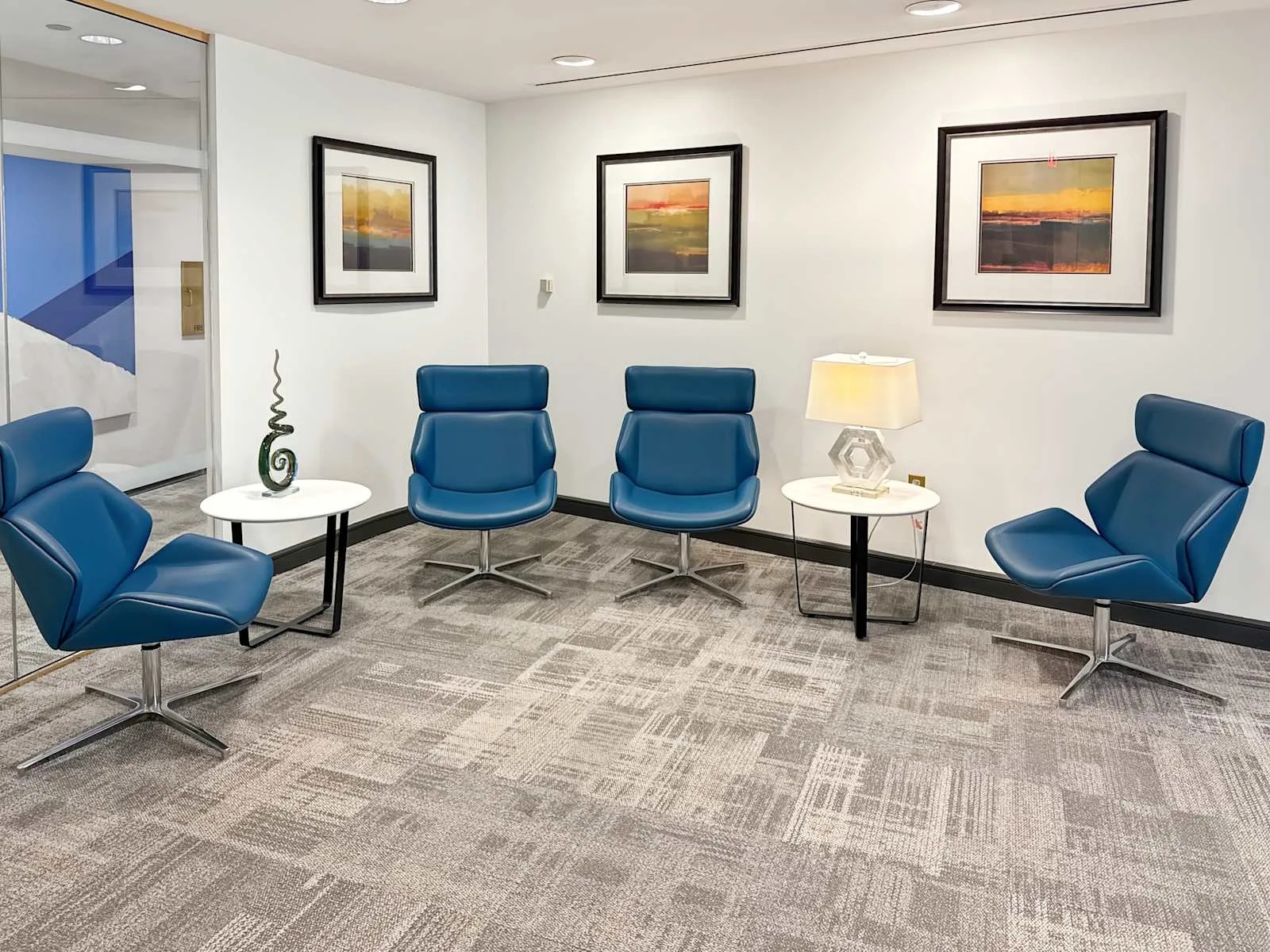 Regus VA, Reston - Reston Town Center I, Lounge, Reston, VA