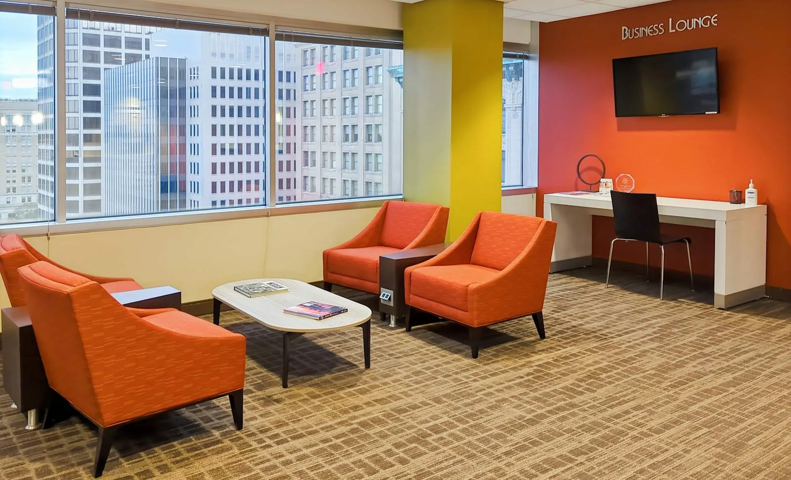 Regus VA, Richmond - Truist Place Downtown, Lounge, Richmond, VA