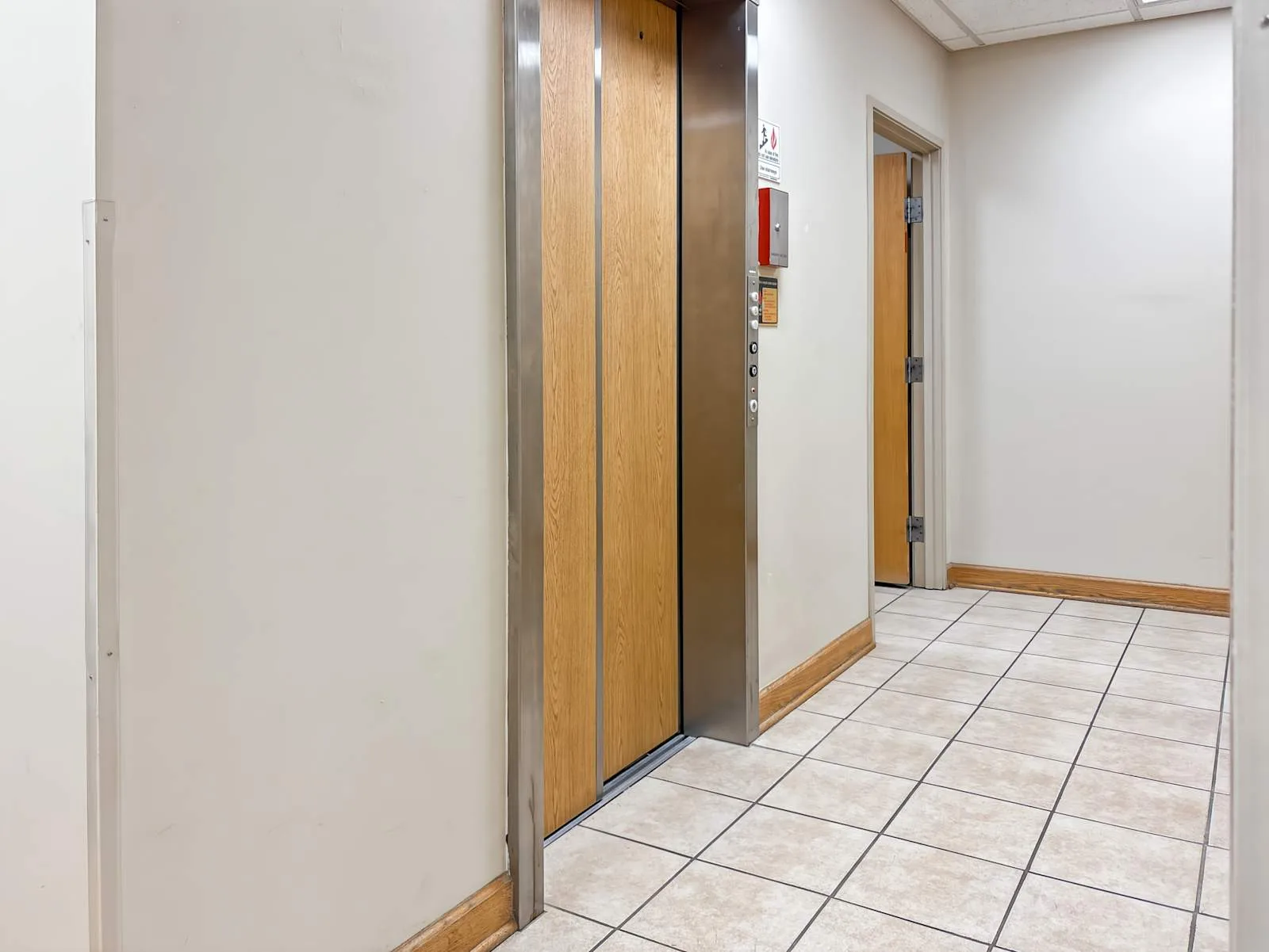 Regus IN, Valparaiso - Valparaiso Street, Valparaiso, IN, photo 4