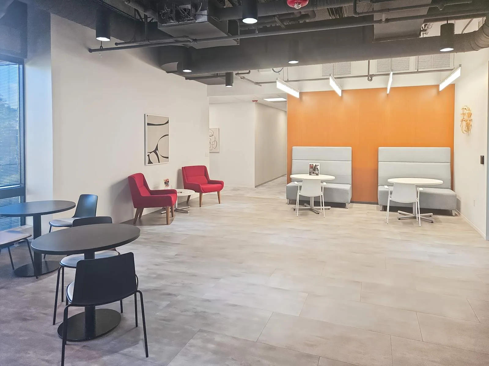 Regus IL, Vernon Hills - Lakeview Pky, Lounge, Vernon Hills, IL