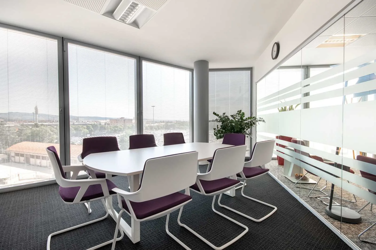 Regus VERONA, Forum, Meeting room for 8 people, Verona