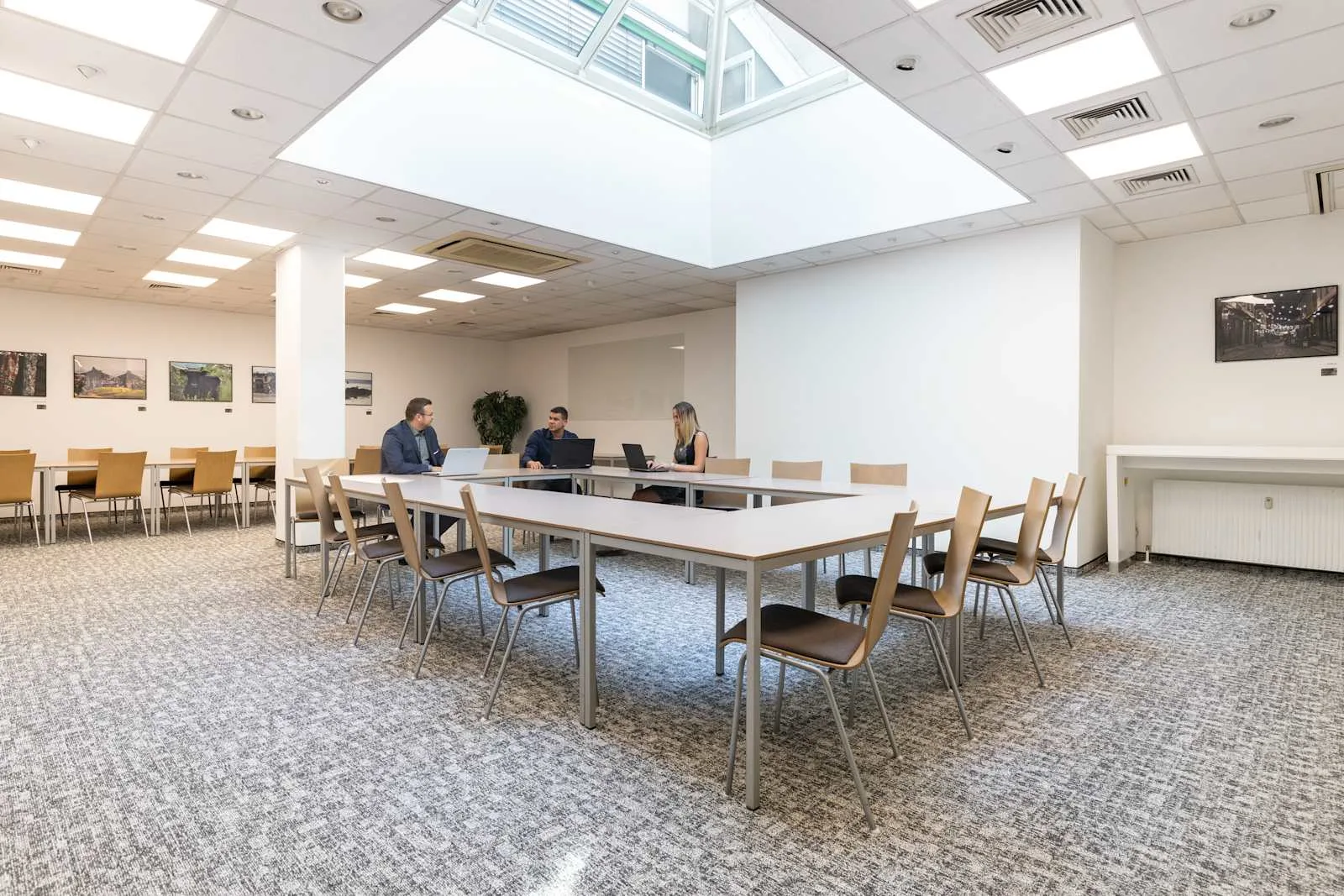 Regus VIENNA, Cityport 11, Besprechungsraum für 16 Personen, Wien