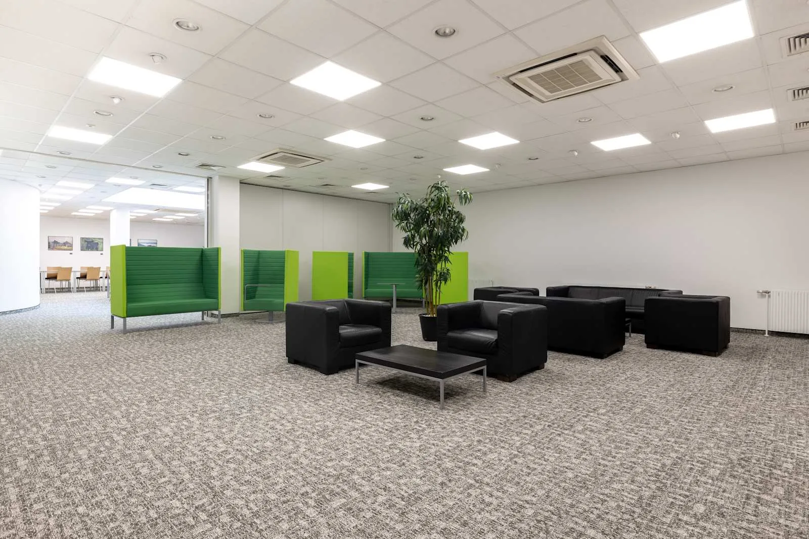 Regus VIENNA, Cityport 11, Lounge, Wien