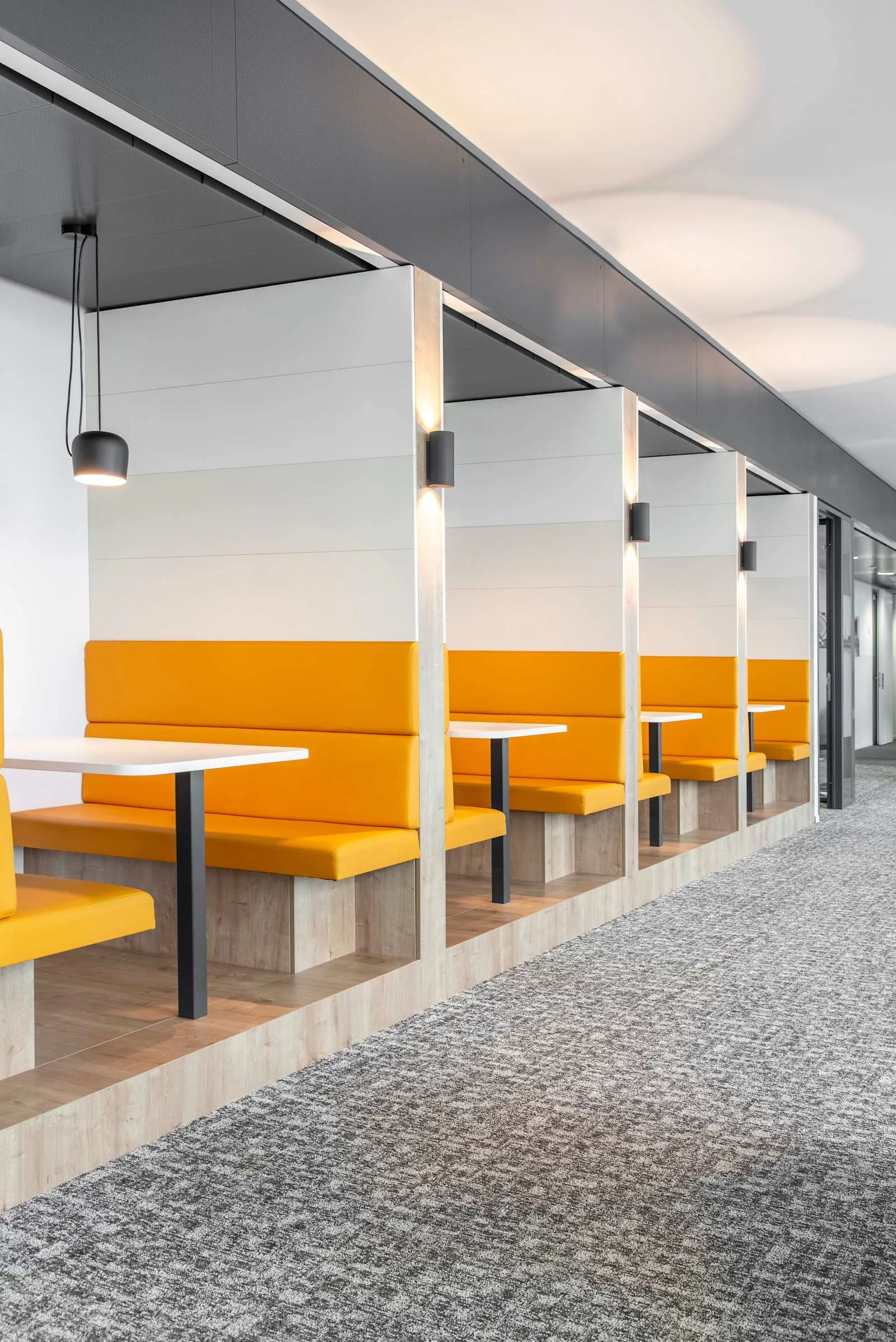 Regus VIENNA, DC Tower, Coworking-Space, Wien