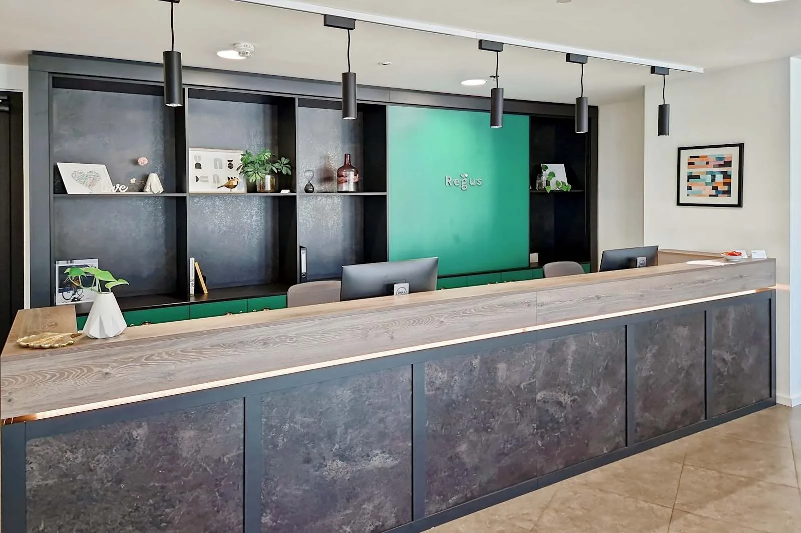 Regus VIENNA, Icon Tower, Reception, Vienna