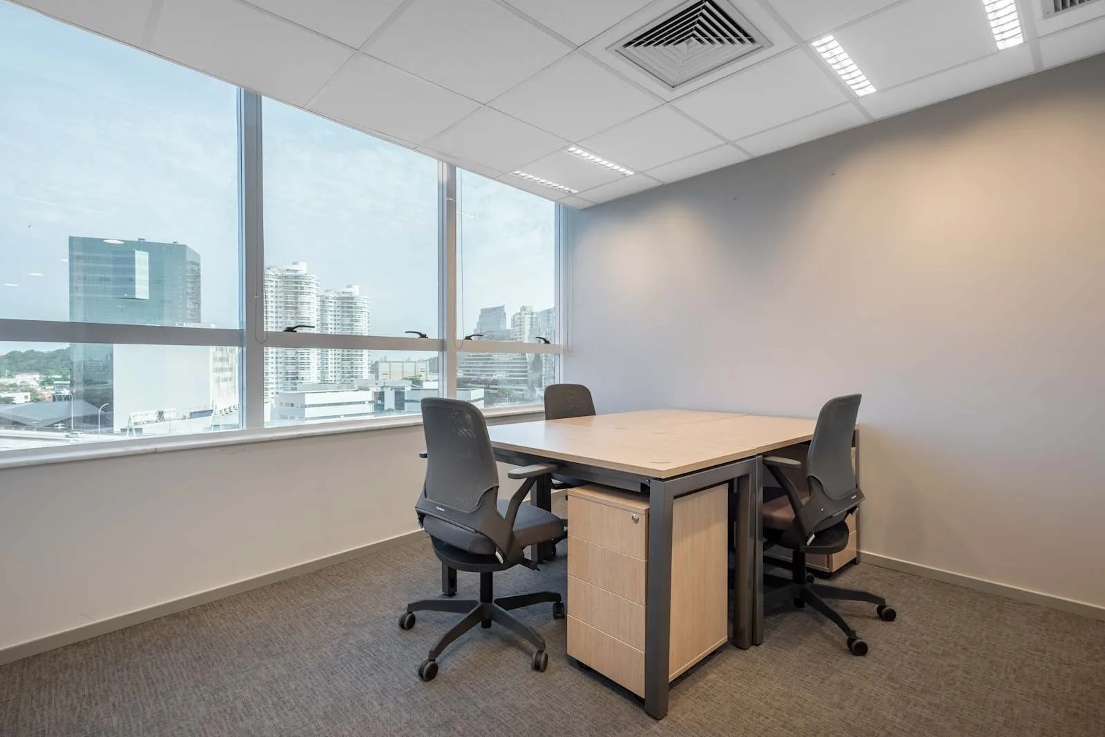 Regus Vitória, Work Center 2 – 8th floor, Escritório privativo com 4 postos, Vitória