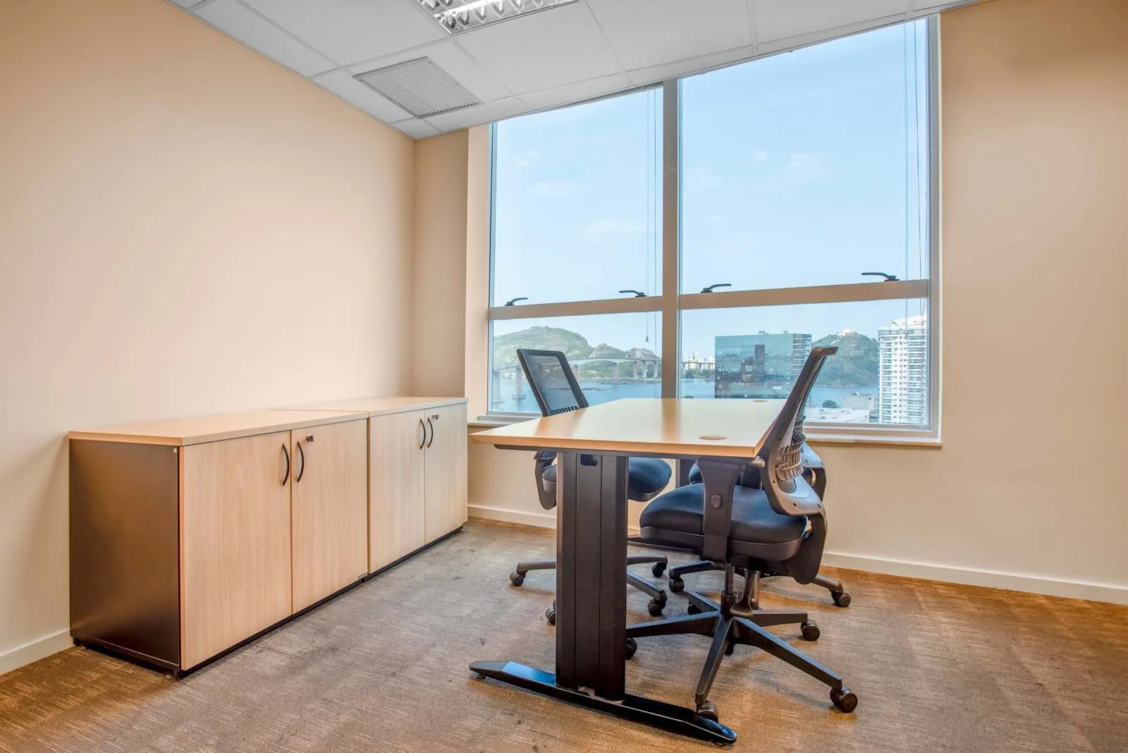 Regus VITORIA, Work Center - 20th floor, Escritório privativo com 2 postos, Vitória