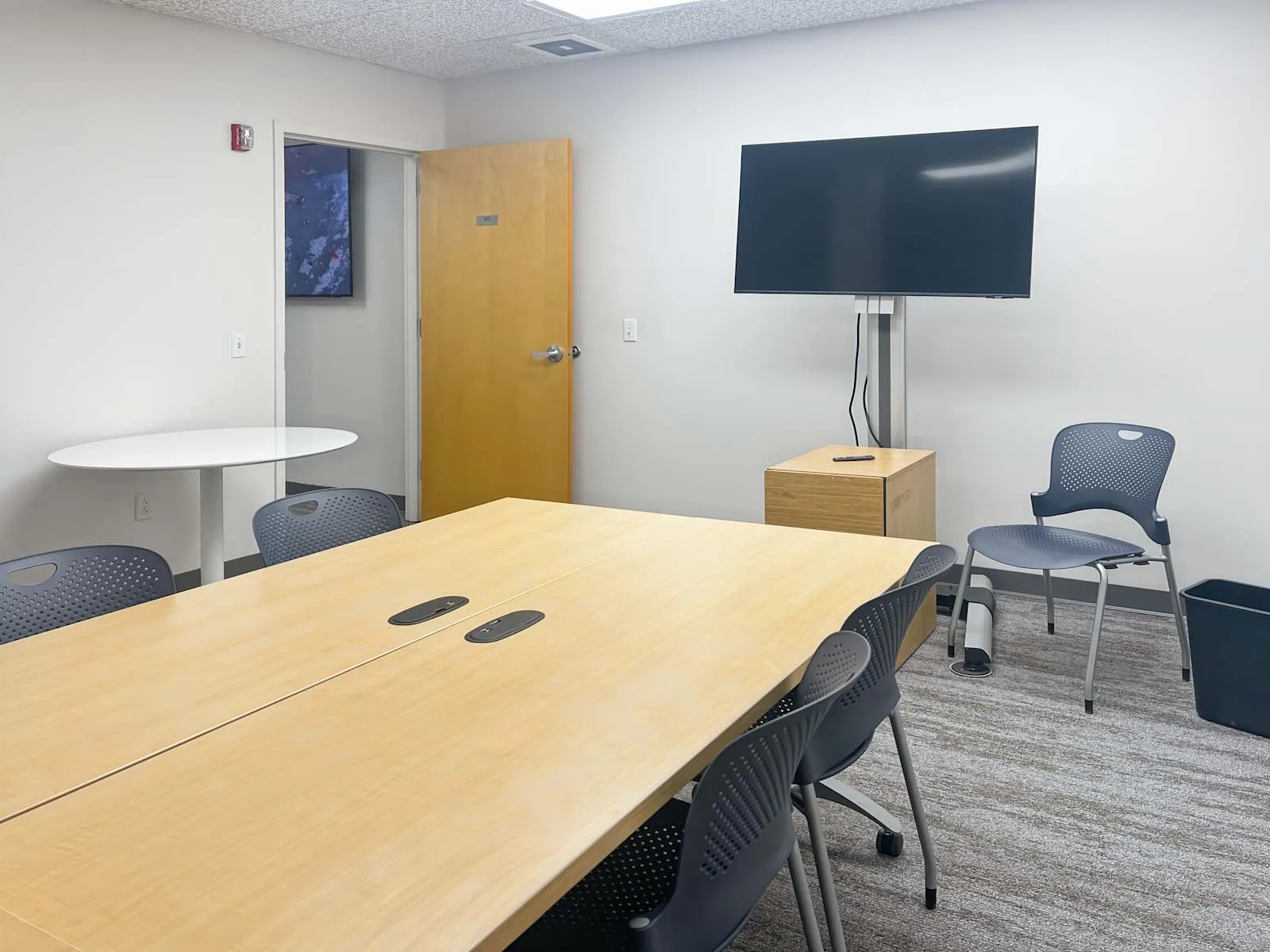 Regus VT, Williston - Interstate Corporate Ctr, Meeting room for 6 people, Williston, VT