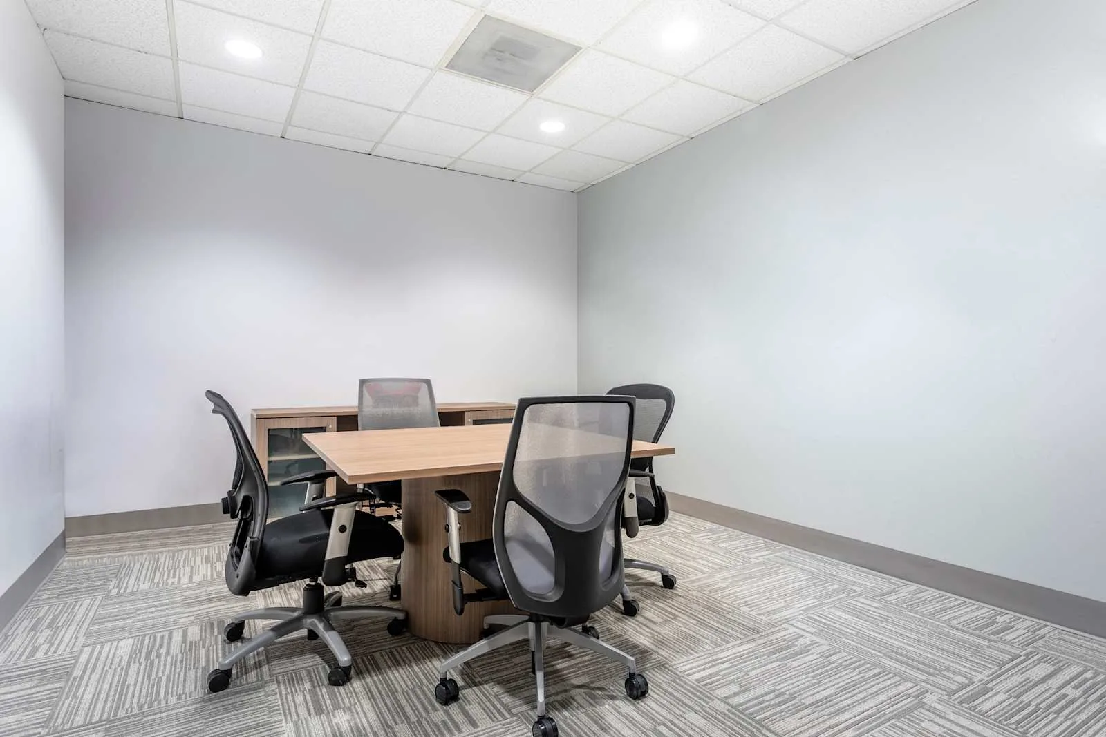 Regus WA, Bellevue - Bellefield Office Park, Meeting room for 4 people, Bellevue, WA