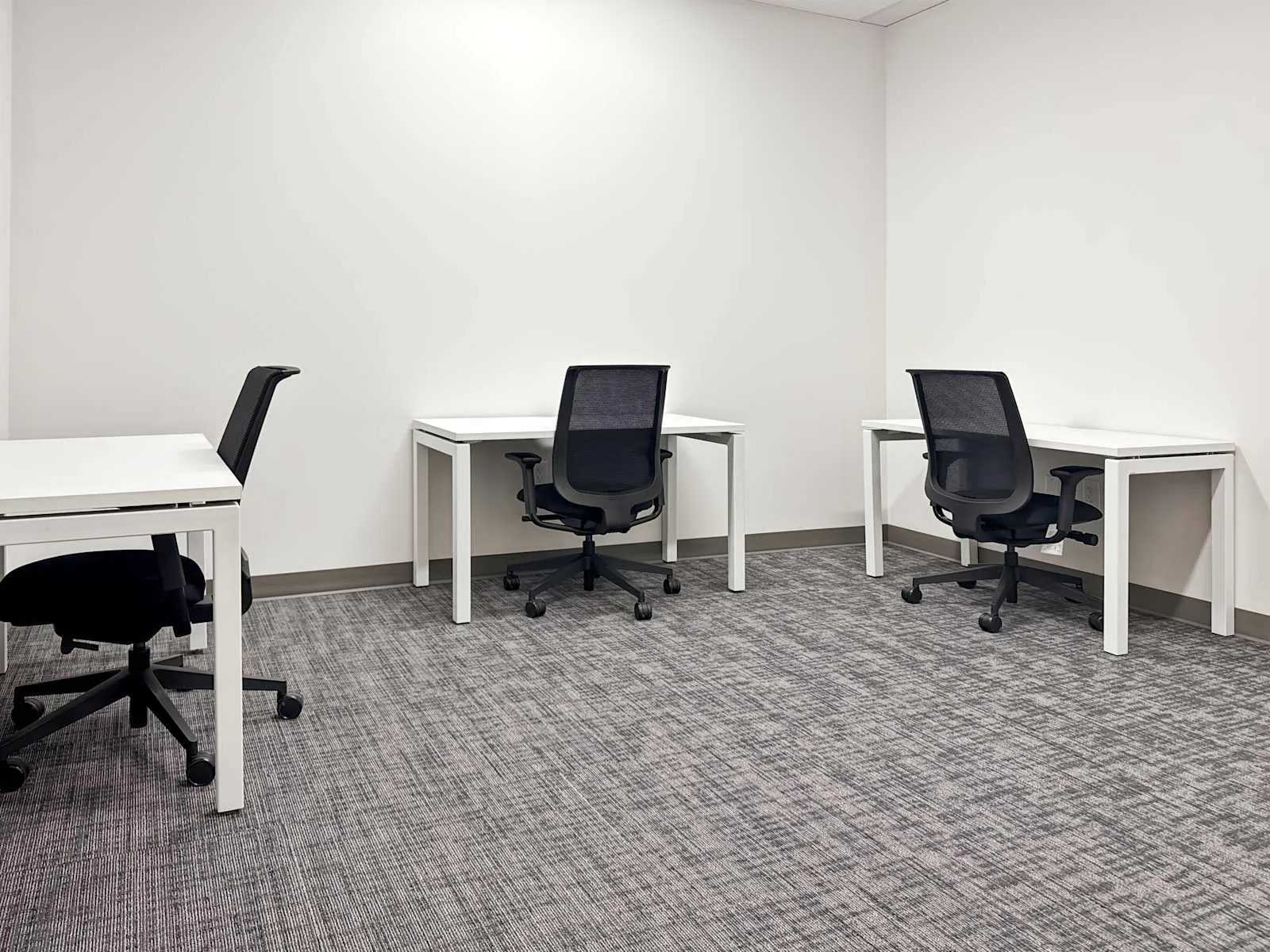 Regus WA, Bellevue - SE 32nd, Private office, 3 desks, Bellevue, WA