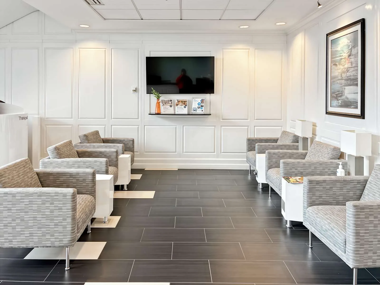 Regus WA, Bellevue - Bellevue Skyline Tower, Lounge, Bellevue, WA