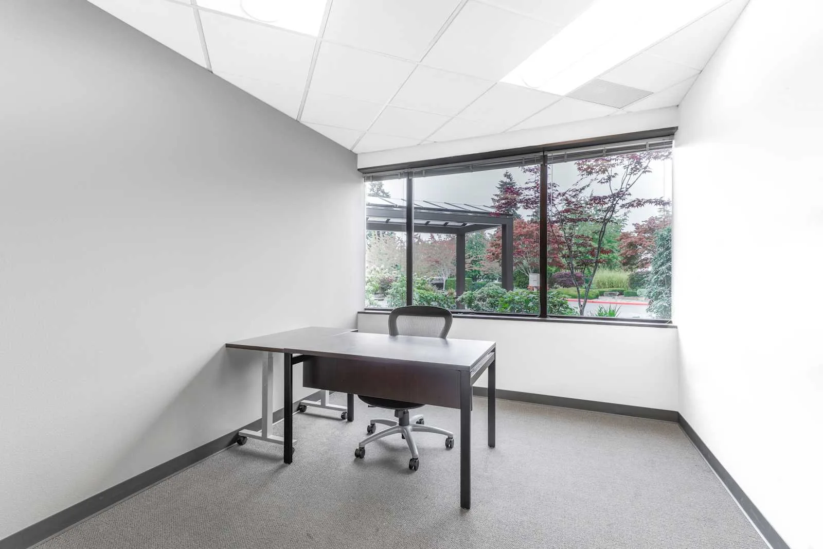 Regus WA, Kirkland - Corporate Center, Private office, 1 desk, Kirkland, WA