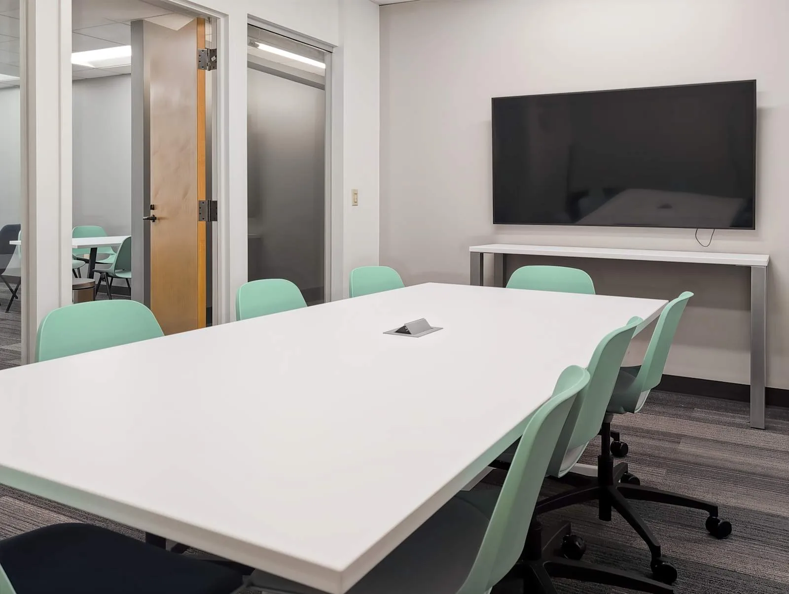 Regus WA, Seattle - 5th Ave NE, Meeting room for 8 people, Seattle, WA