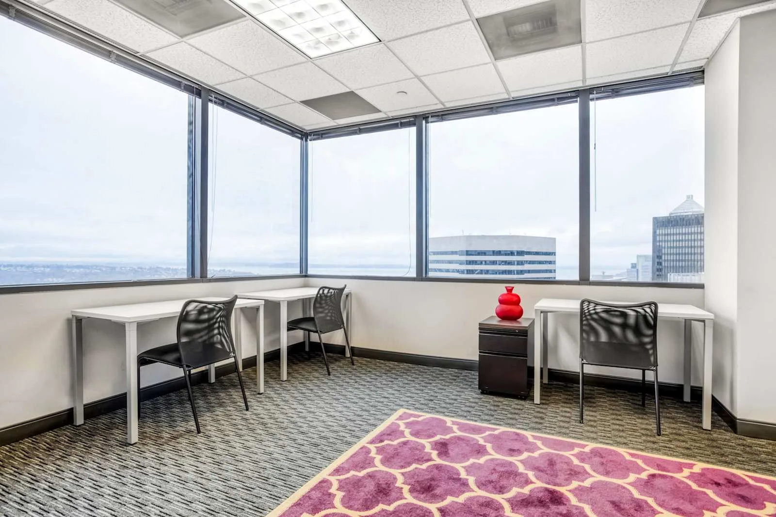Regus WA, Seattle - Columbia Center, Private office, 3 desks, Seattle, WA