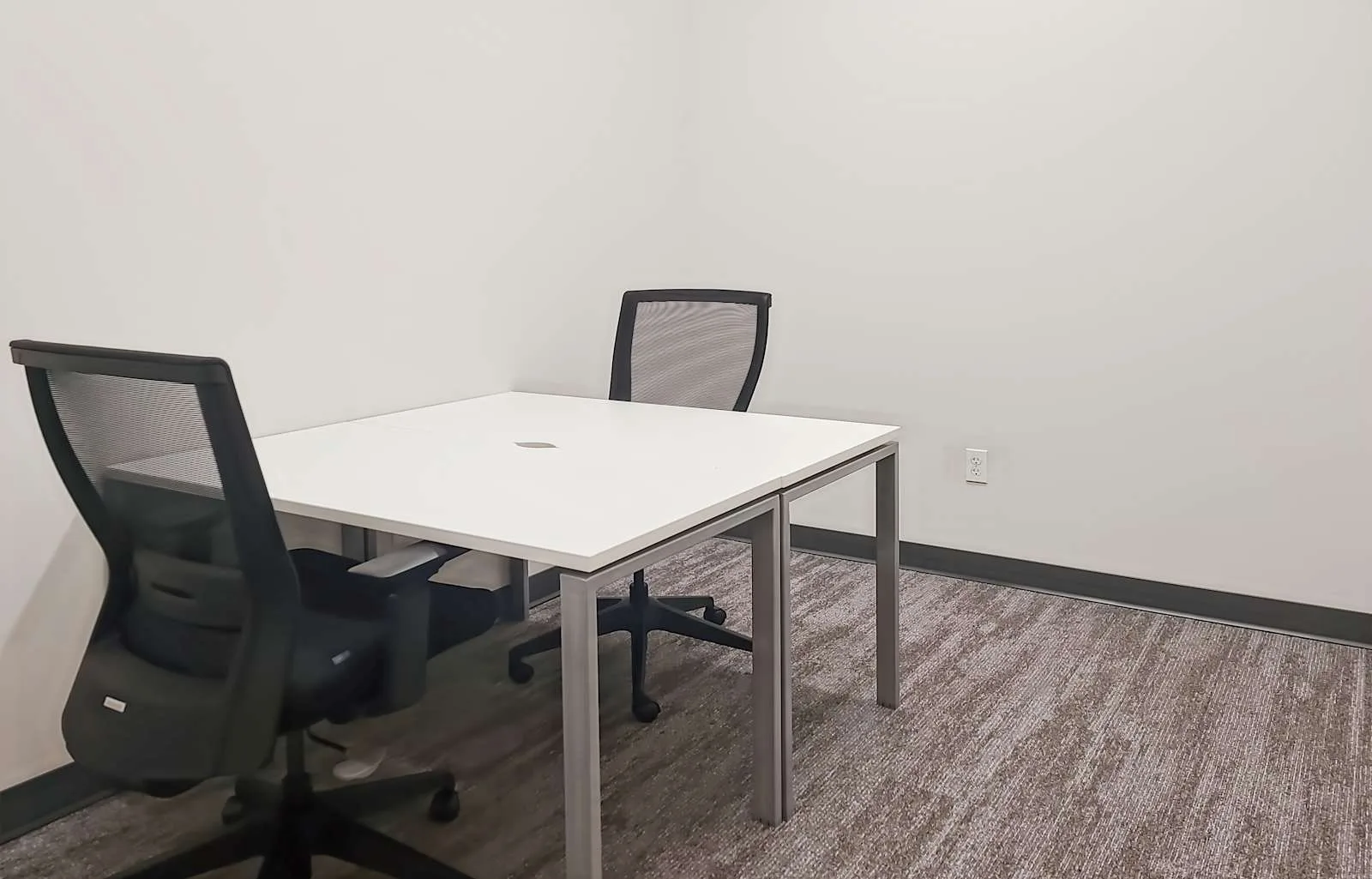Regus WA, Spokane Valley - E Mirabeau Pkwy, Private office, 2 desks, Spokane Valley, WA