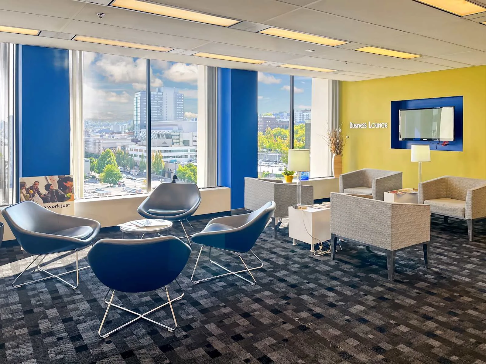 Regus WA, Tacoma – Downtown Pacific Avenue, Lounge, Tacoma, WA