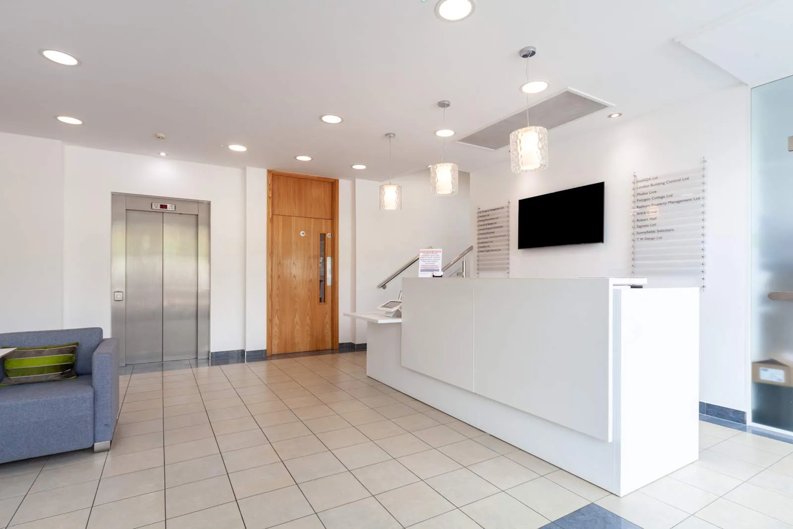 Regus WELWYN GARDEN CITY, Welwyn Falcon Gate, Reception, Welwyn Garden City