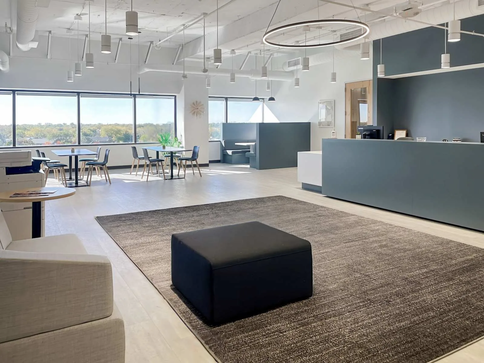 Regus IL, Westmont - Oakmont Plaza Dr, Reception, Westmont, IL