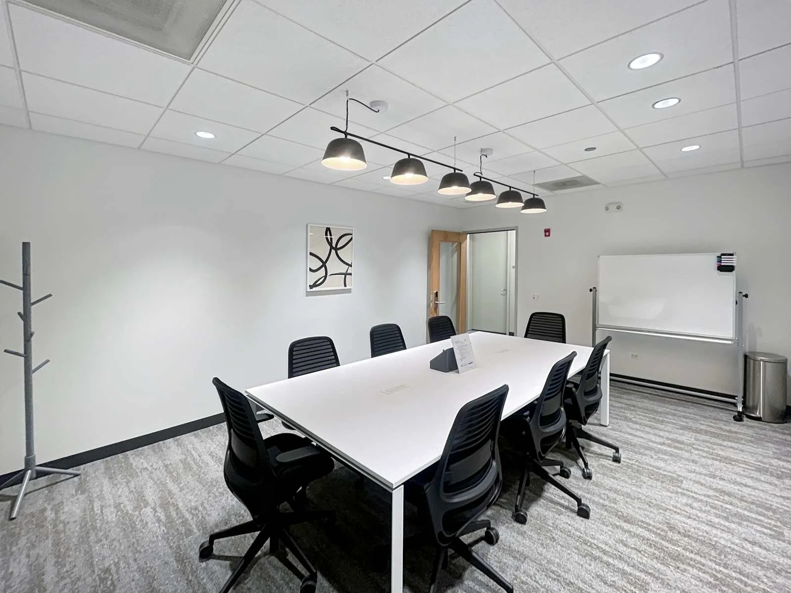 Regus IL, Westmont - Oakmont Plaza Dr, Meeting room for 8 people, Westmont, IL
