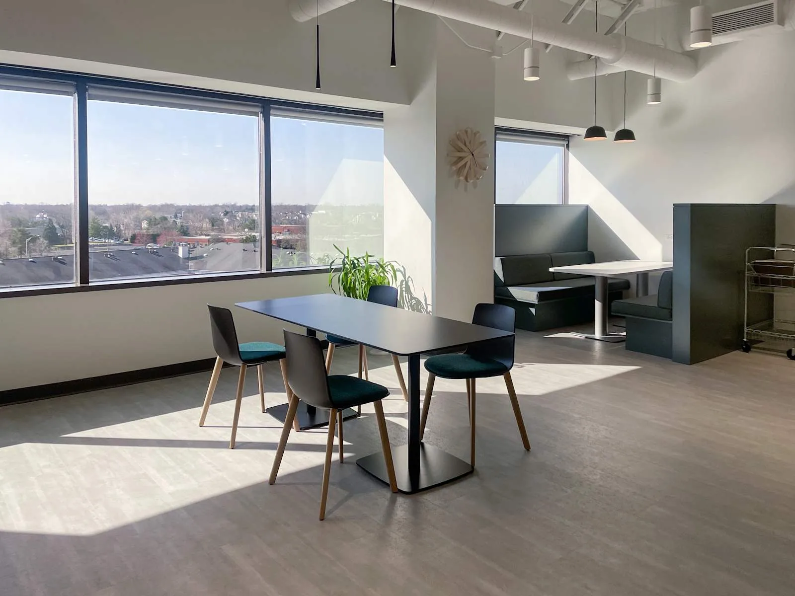 Regus IL, Westmont - Oakmont Plaza Dr, Coworking space, Westmont, IL