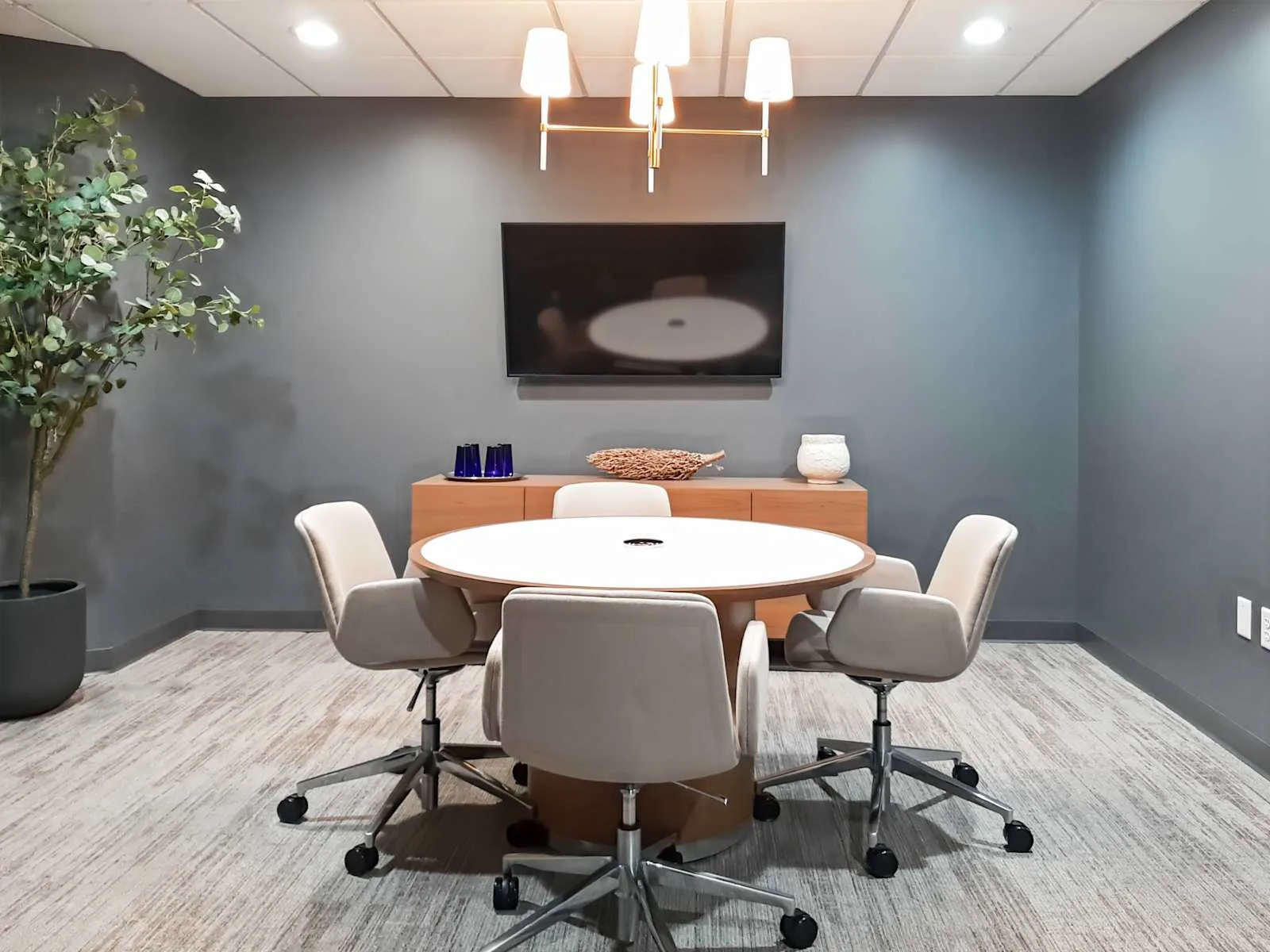 Regus WI, Bayside - Brown Deer Rd, Meeting room for 5 people, Glendale, WI