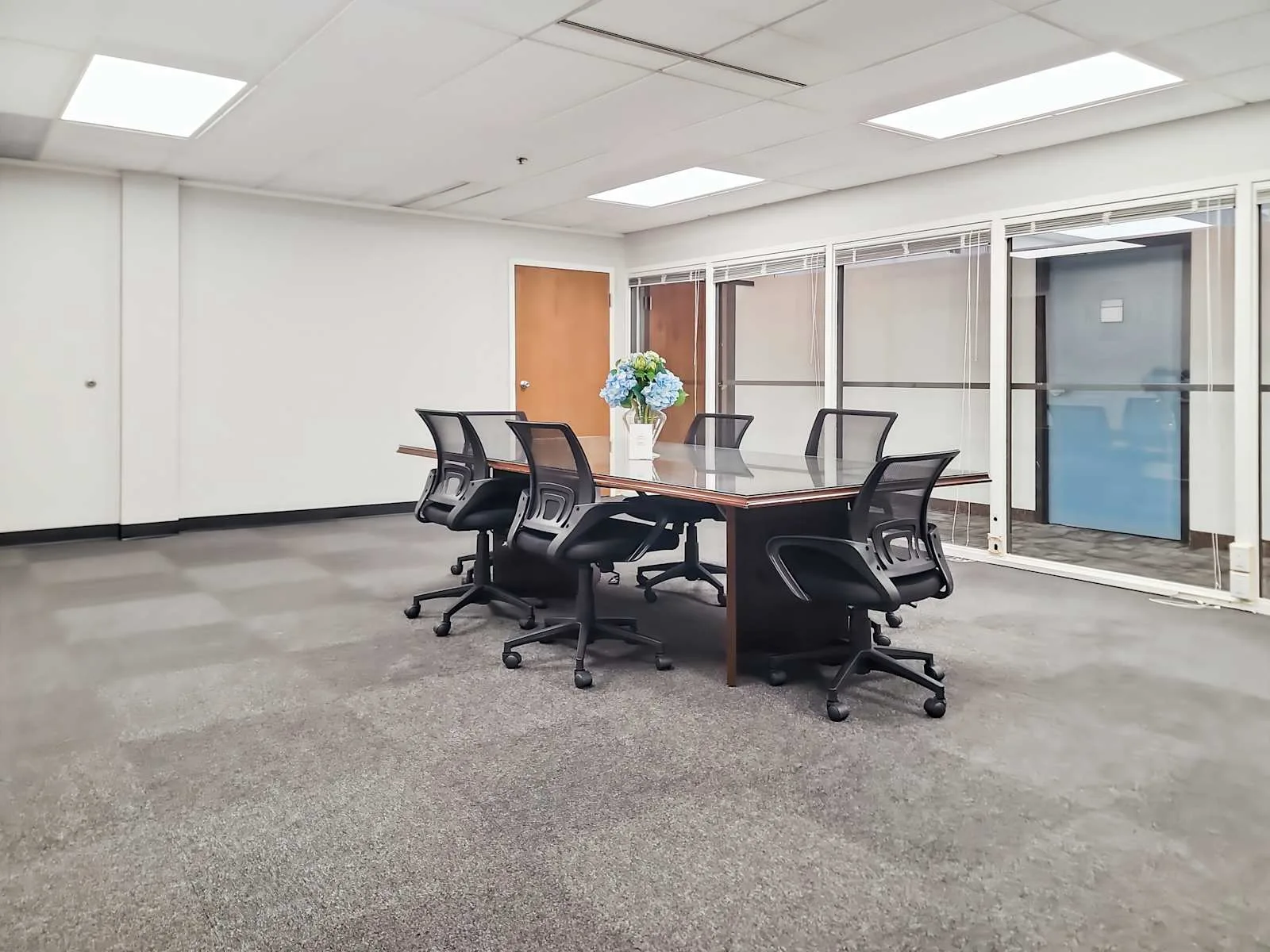 Regus WI, Brookfield - Bishops Way, Meeting room for 6 people, Brookfield, WI