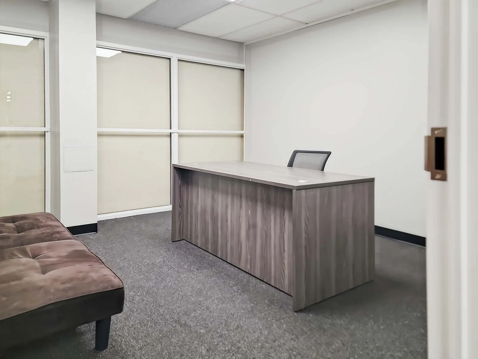 Regus WI, Brookfield - Bishops Way, Private office, 1 desk, Brookfield, WI