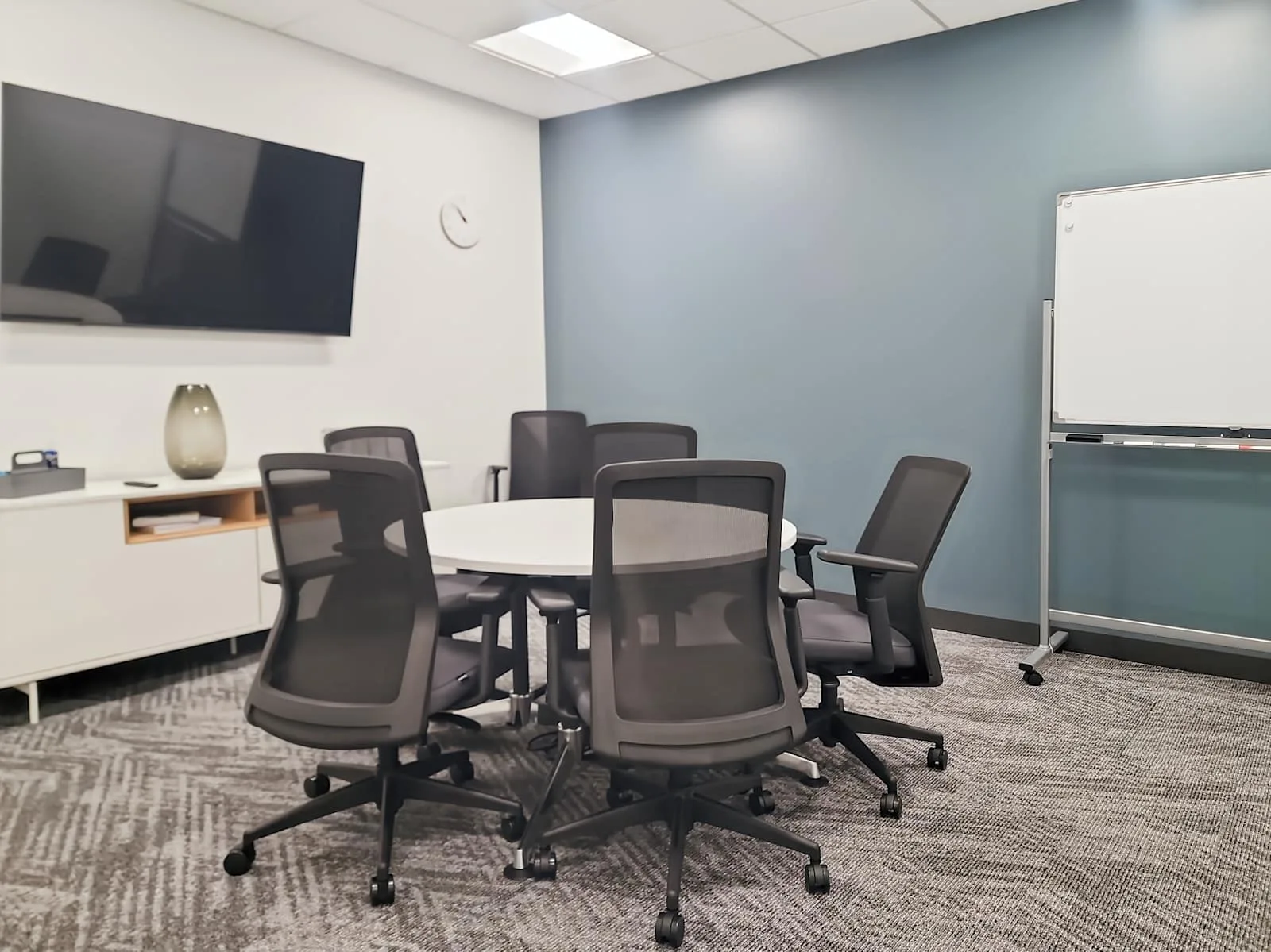 Regus WI, Franklin - Ballpark Dr, Meeting room for 6 people, Franklin, WI