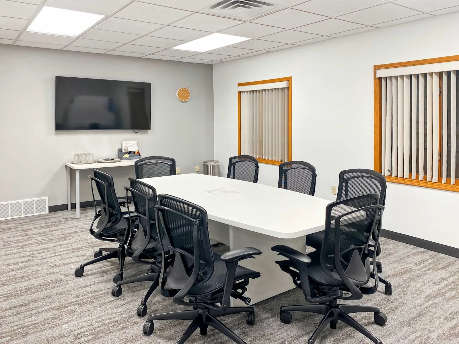 Regus WI, Green Bay - Velp Ave., Meeting room for 8 people, Green Bay, WI