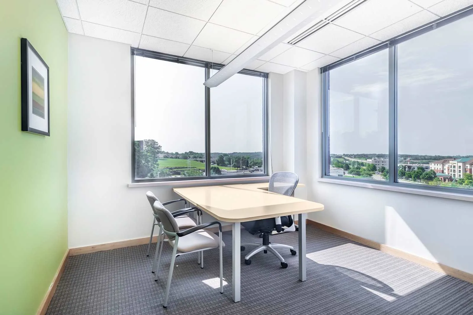 Regus WI, Madison East - Park Bank Plaza, Private office, 1 desk, Madison, WI