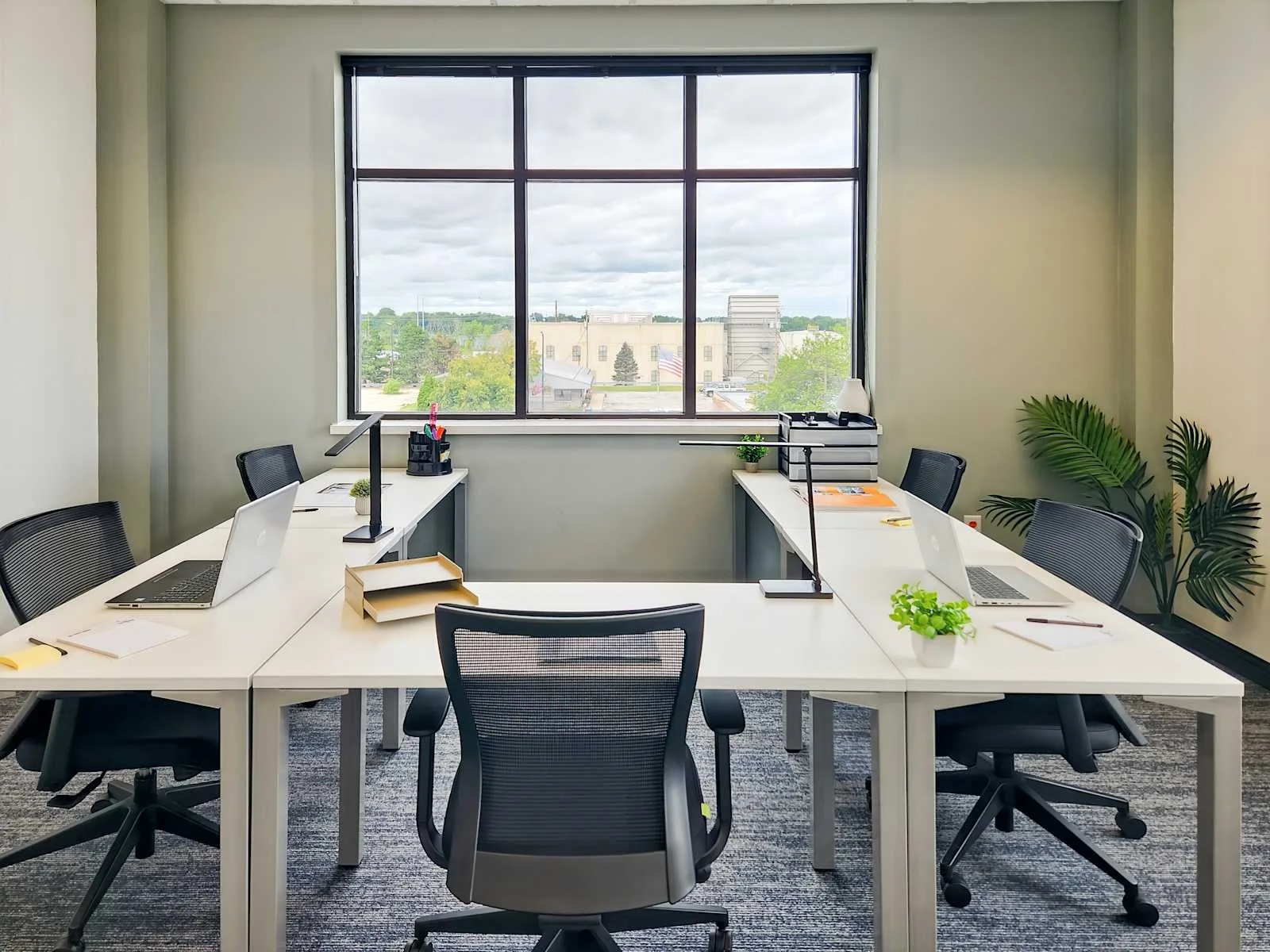Regus WI, De Pere - Reid Street, Private office, 5 desks, De Pere, WI