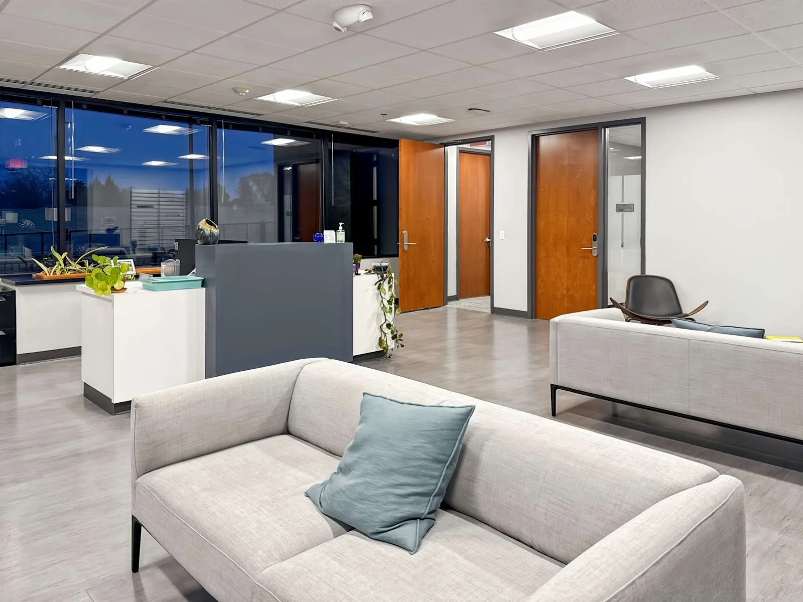 Regus WI, Wauwatosa - Honey Creek Corporate Center, Reception, West Allis, WI