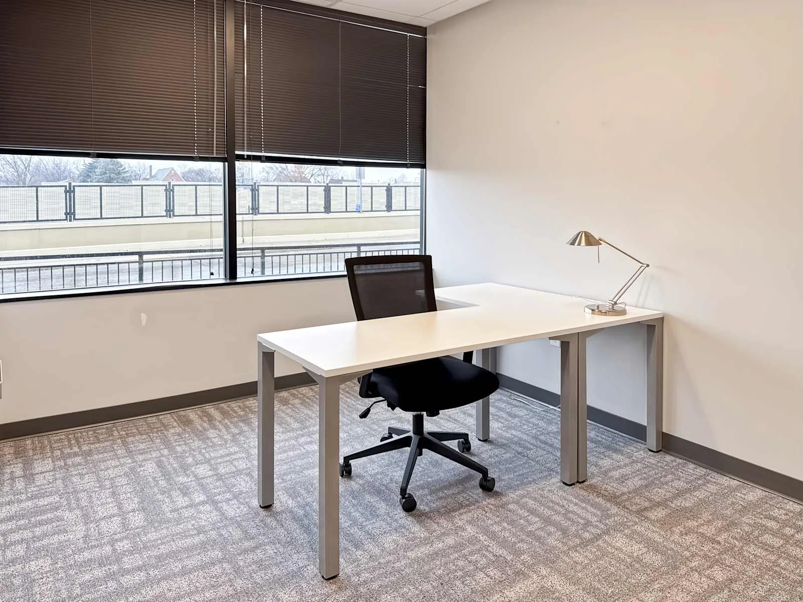 Regus WI, Wauwatosa - Honey Creek Corporate Center, Private office, 1 desk, West Allis, WI