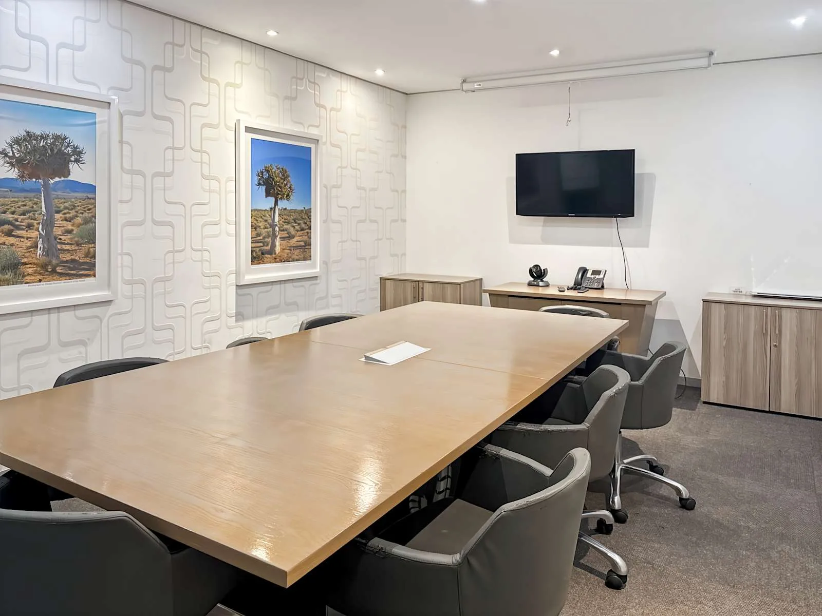 Regus WINDHOEK, Maerua Mall, Meeting room for 8 people, Windhoek