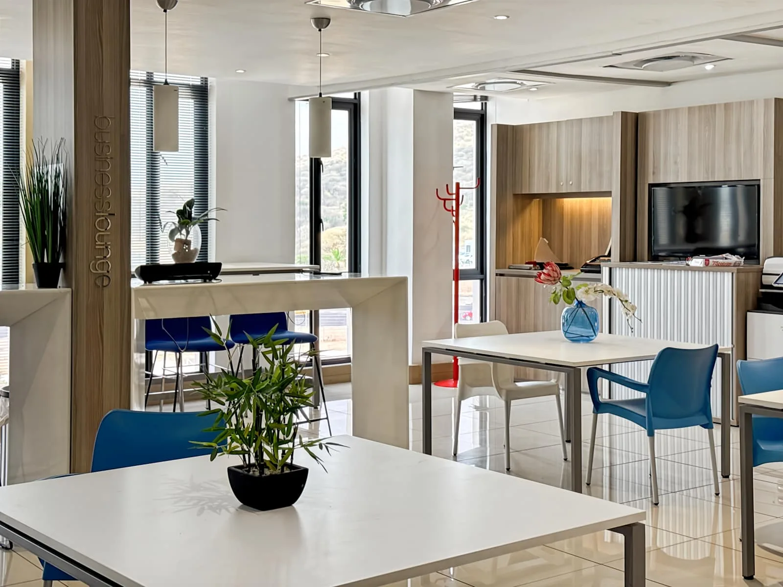 Regus WINDHOEK, Maerua Mall, Lounge, Windhoek