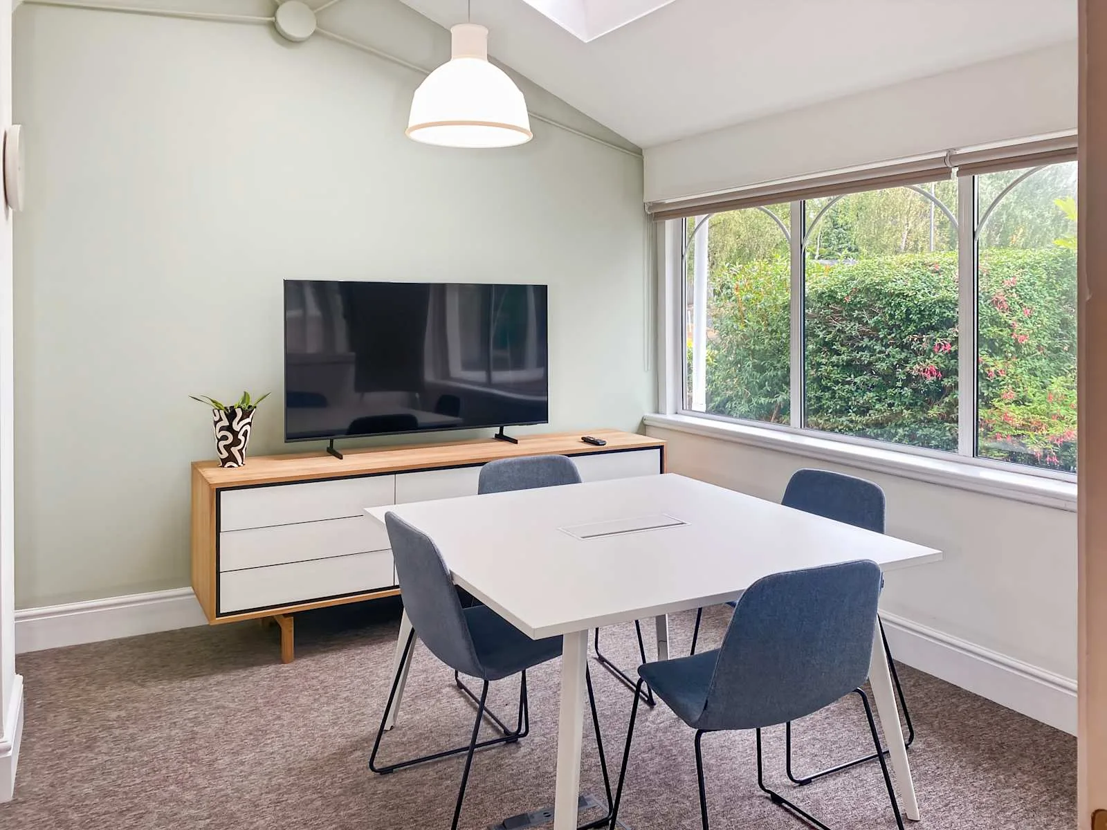 Regus WORCESTER, Whittington Hall, Meeting room for 4 people, Worcester
